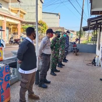 Penyemprotan Desinfektan Di Wilayah Desa Banjarsari Kecamatan Kendawangan