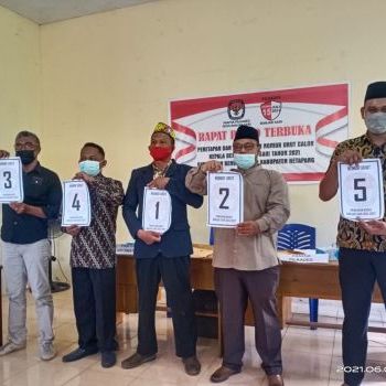 Rapat Pleno Penetapan Nomor Urut Calon Kepala Desa banjar Sari